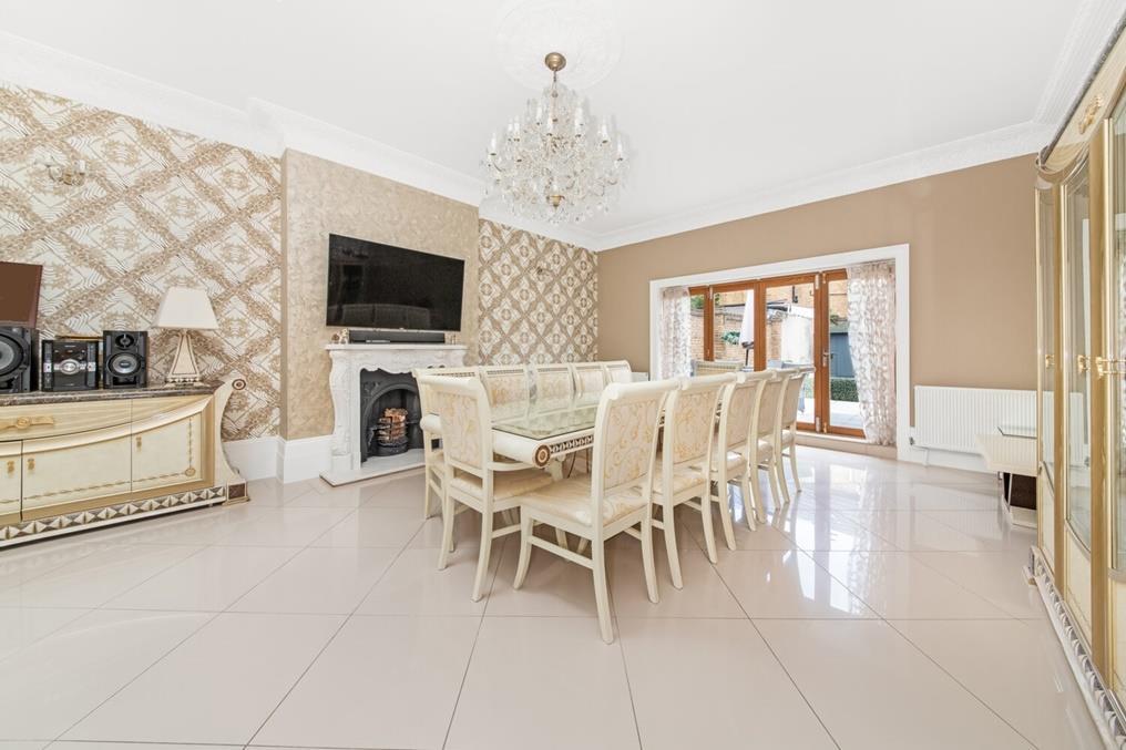 House Woolstone Road in Greater London