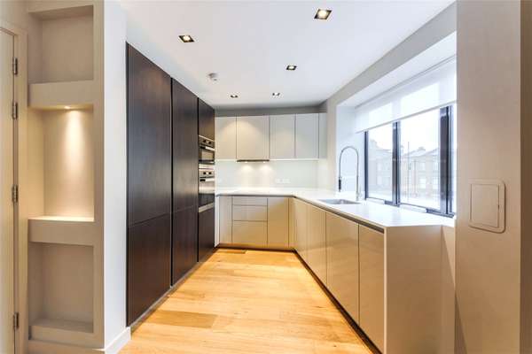 Flat Grosvenor Road in City of Westminster