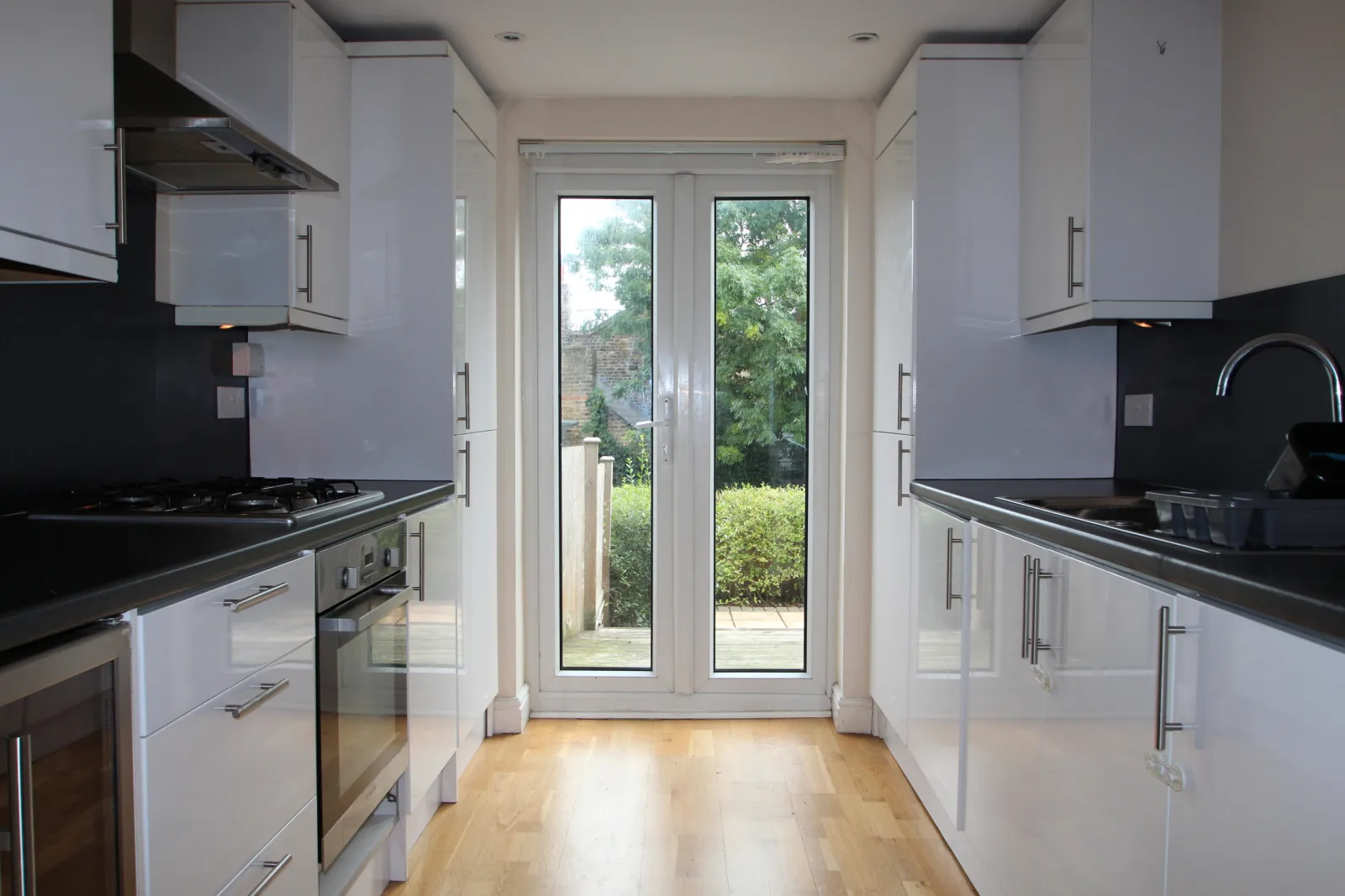 Flat Plum Lane in Greater London
