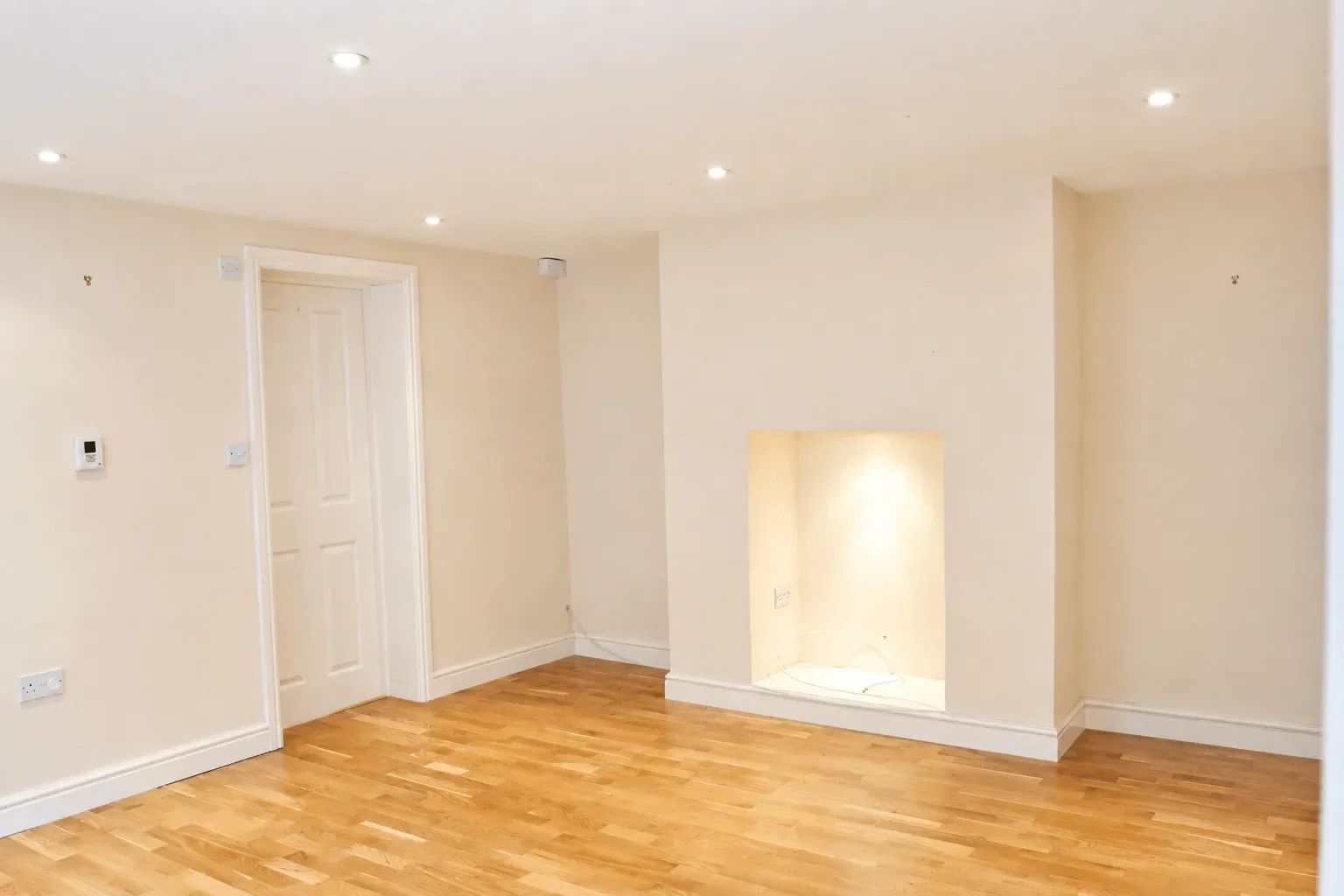 Flat Plum Lane in Greater London