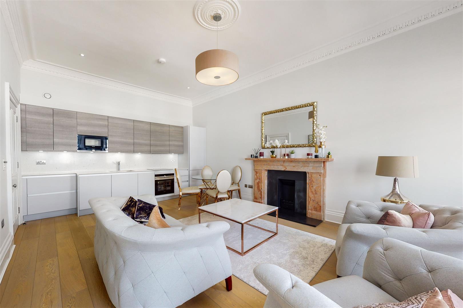 Flat Queen's Gate Terrace in Greater London
