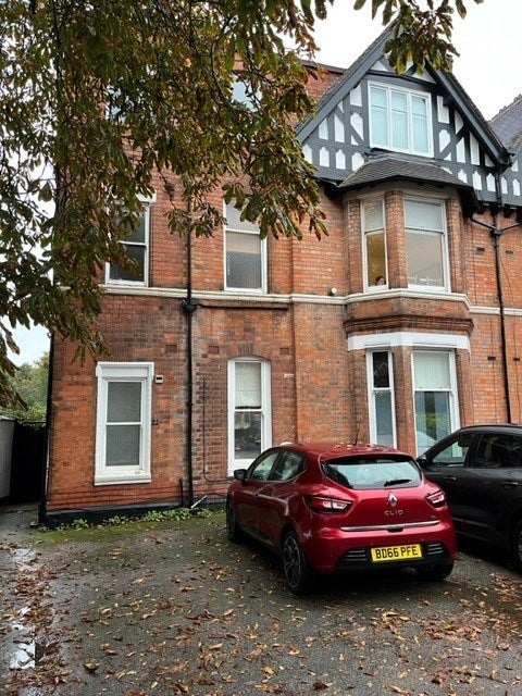 Flat St Bernards Road in Metropolitan Borough of Solihull