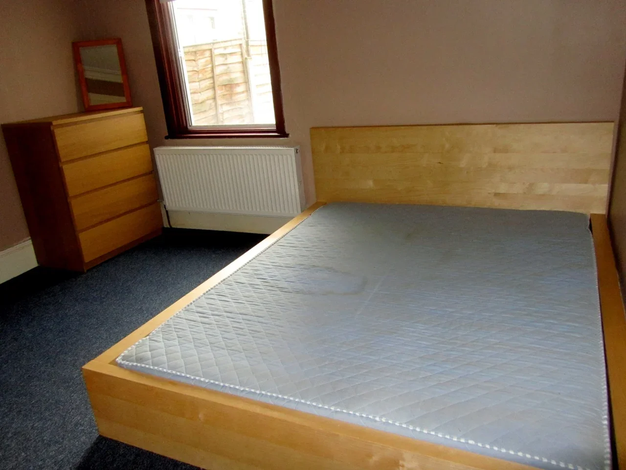 Room Ashville Road in Greater London