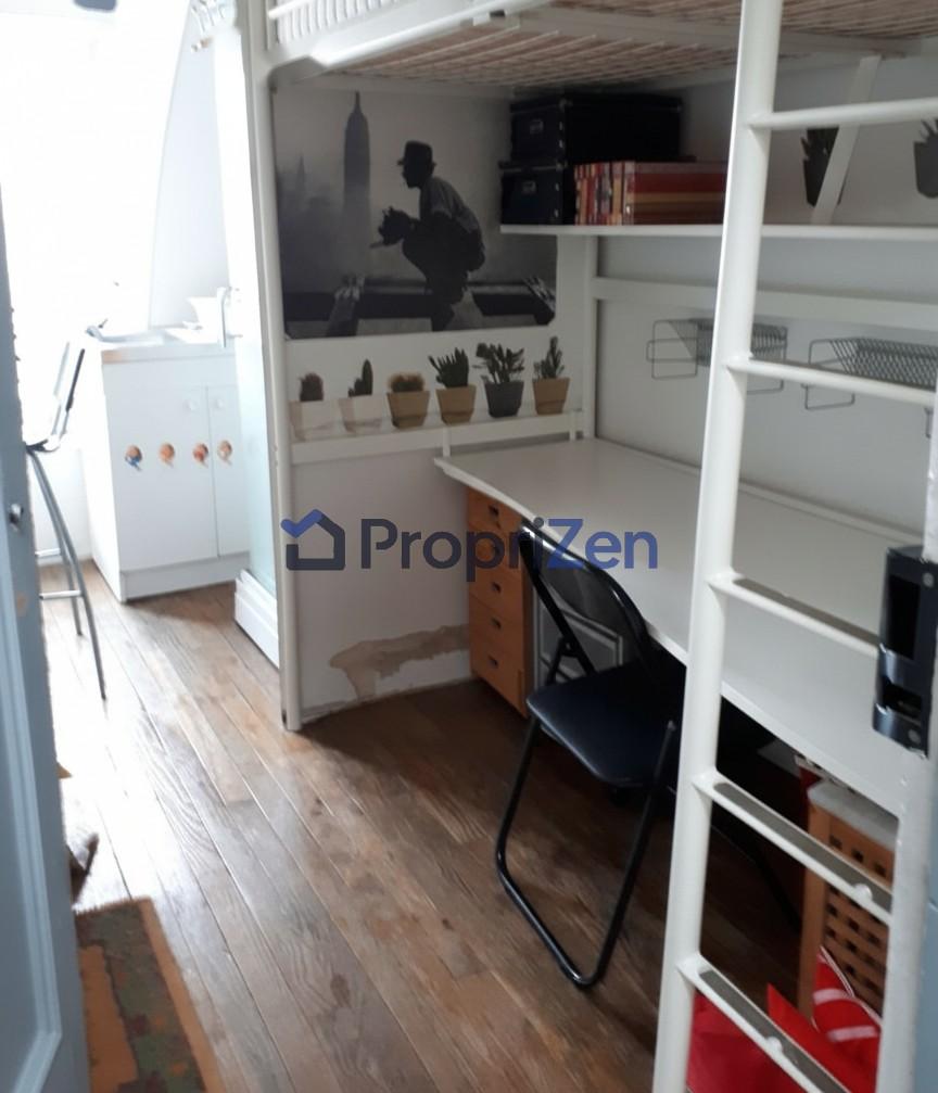 Room Rue Bayen in Paris