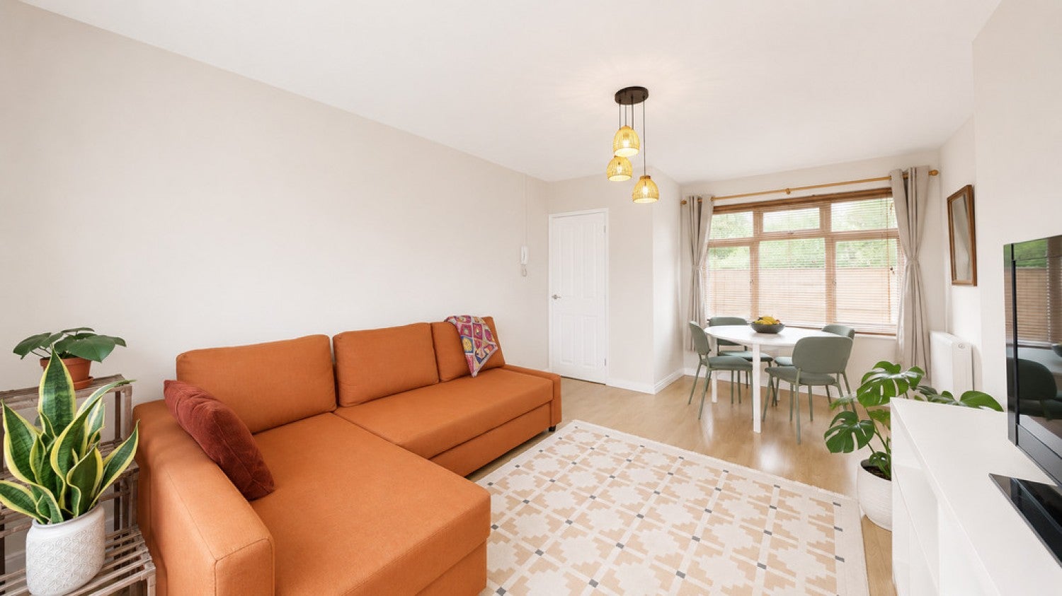 Flat Warren Crescent in Oxford