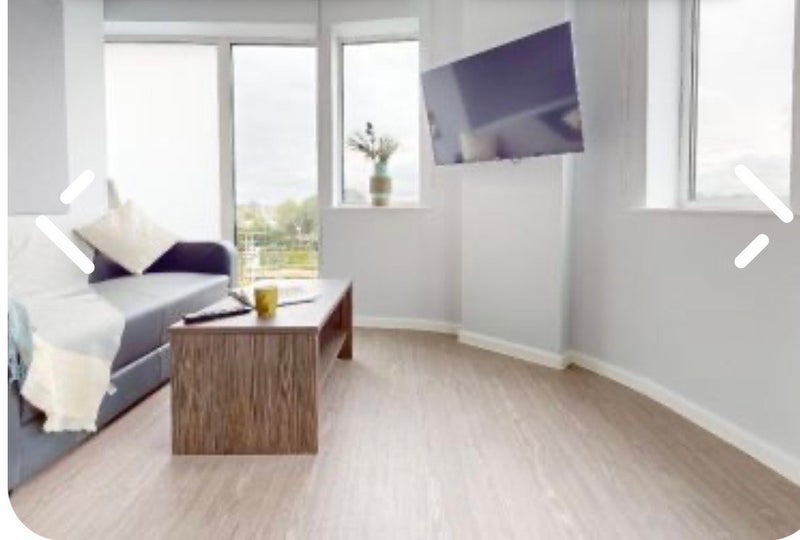 Room Parkside Crescent in Greater London