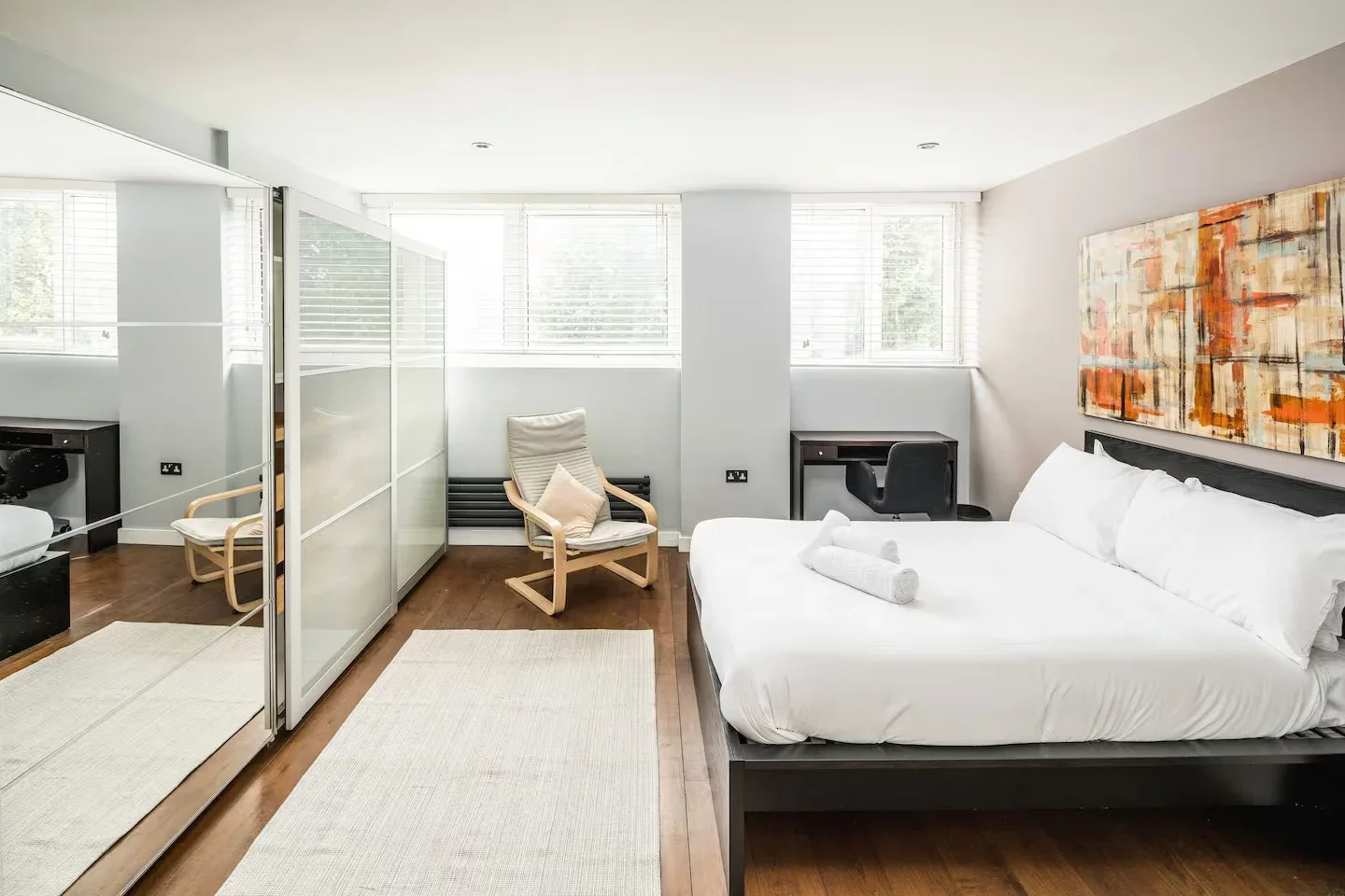 Room Levana Close in Greater London