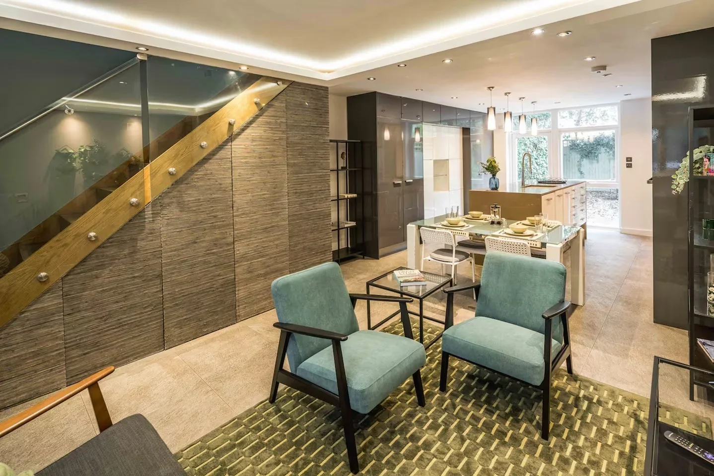 Room Levana Close in Greater London