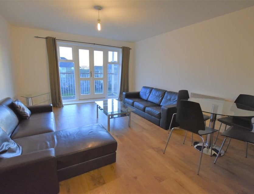 Flat Park Lodge Avenue in Greater London