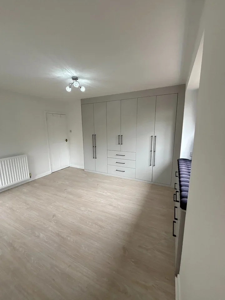 Flat Eaton Road in Greater London