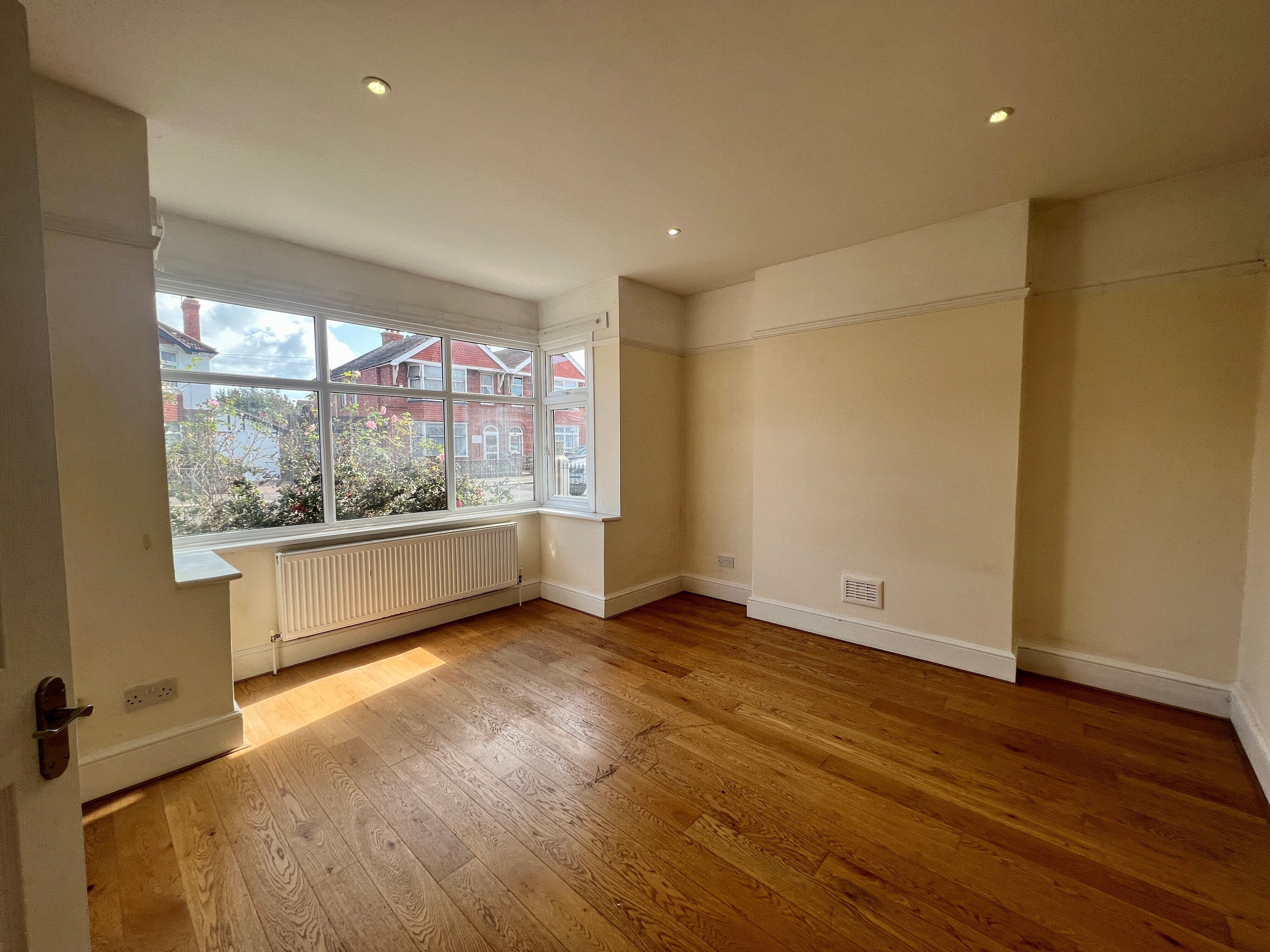 Flat Gannon Road in Worthing