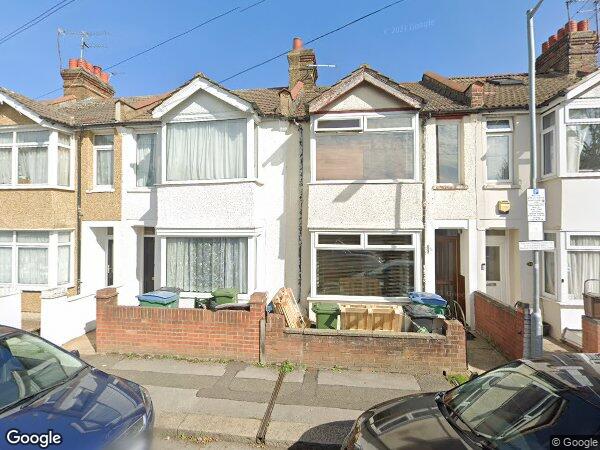 Room Southsea Avenue in Watford