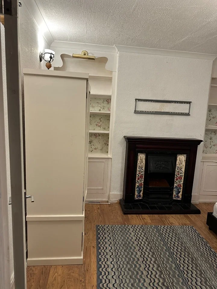 Room Southsea Avenue in Watford