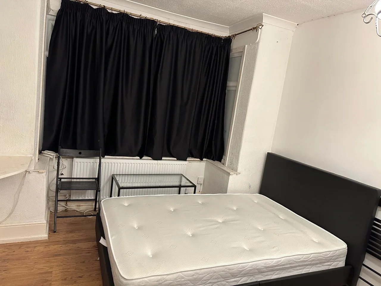 Room Southsea Avenue in Watford