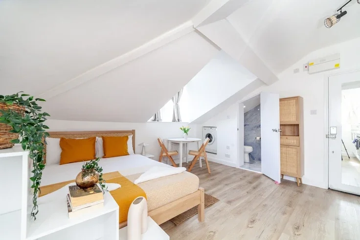 Flat Finsbury Park Road in Greater London