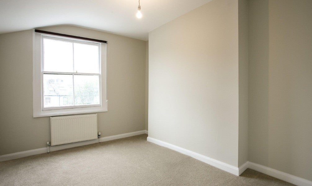 Flat Chiswick High Road in Greater London