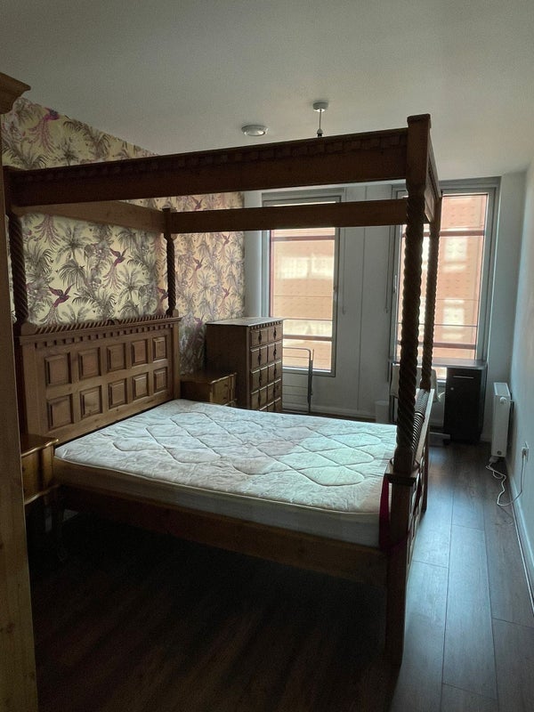 Room Earnshaw Street in Greater London