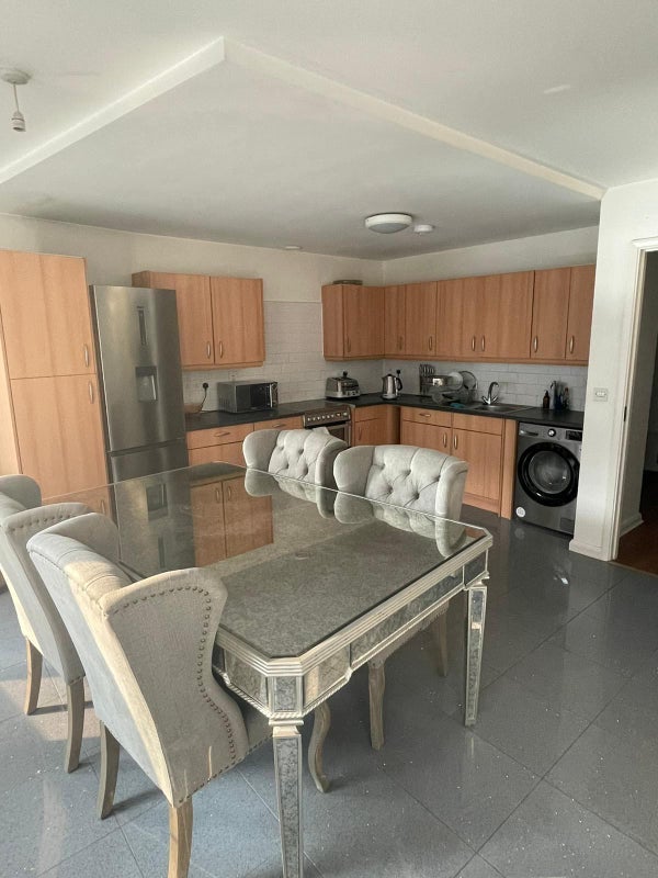 Room Earnshaw Street in Greater London