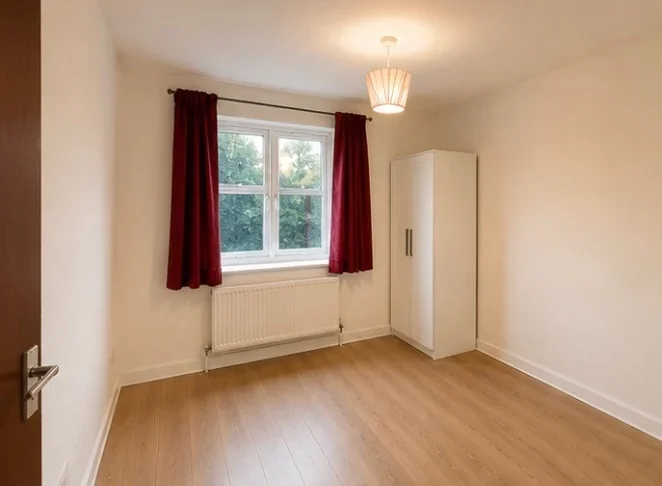 Flat Whittle Close in Greater London