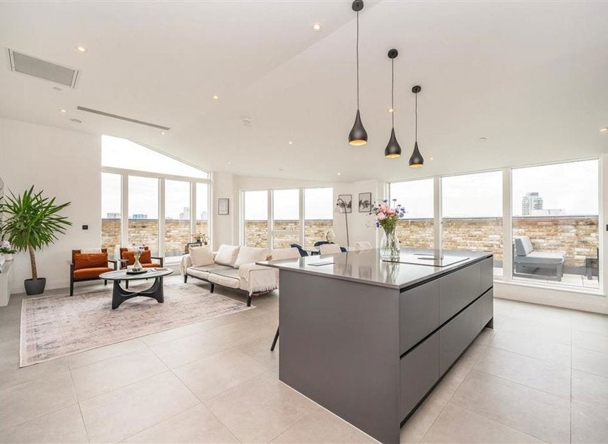 Flat Norman Road in Greater London