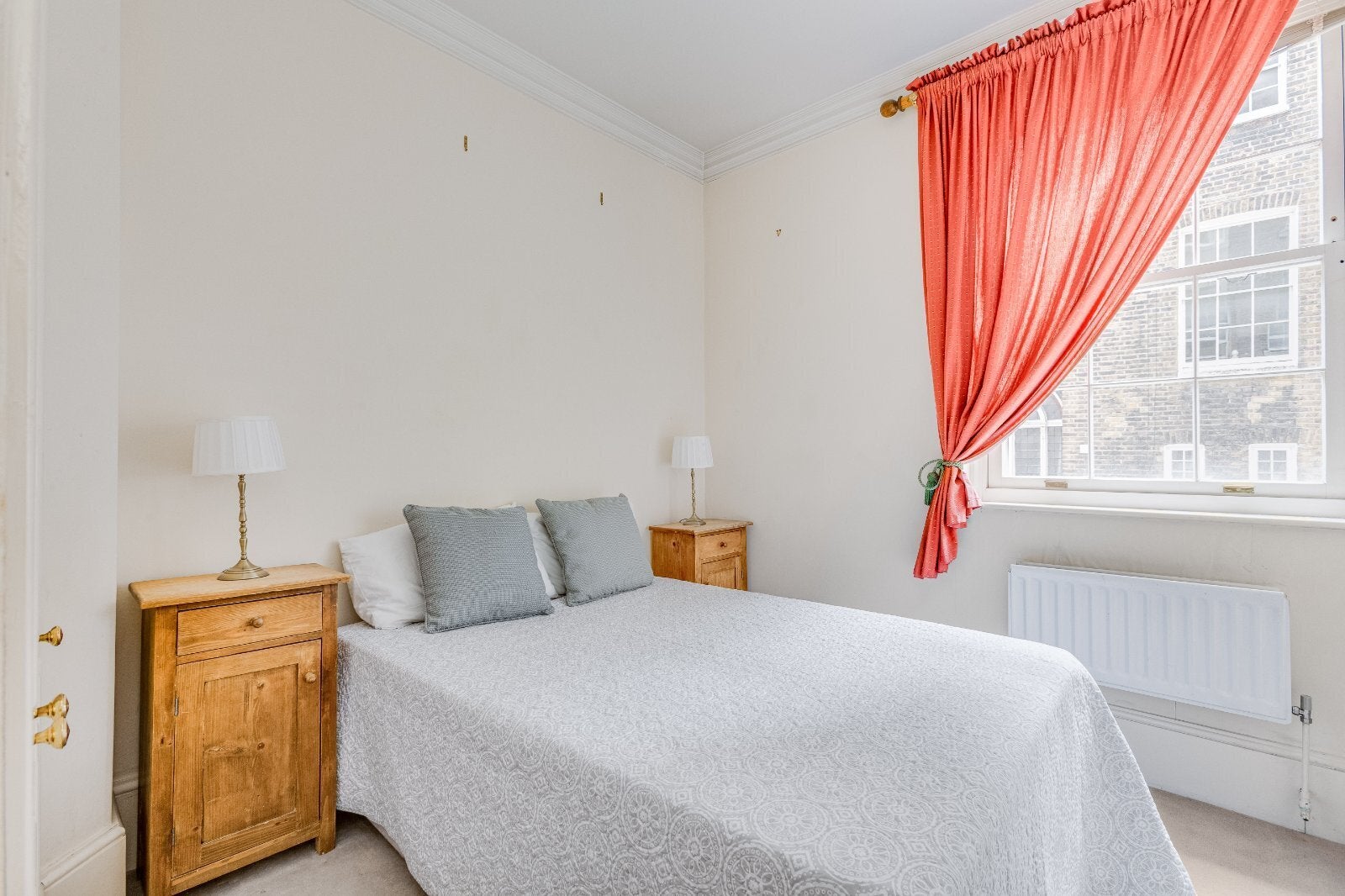 Flat Gloucester Street in City of Westminster