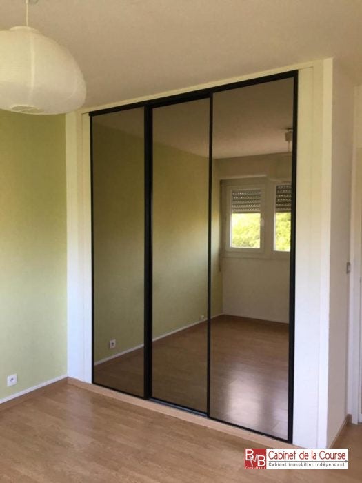 Flat Rue de la Course in Bordeaux