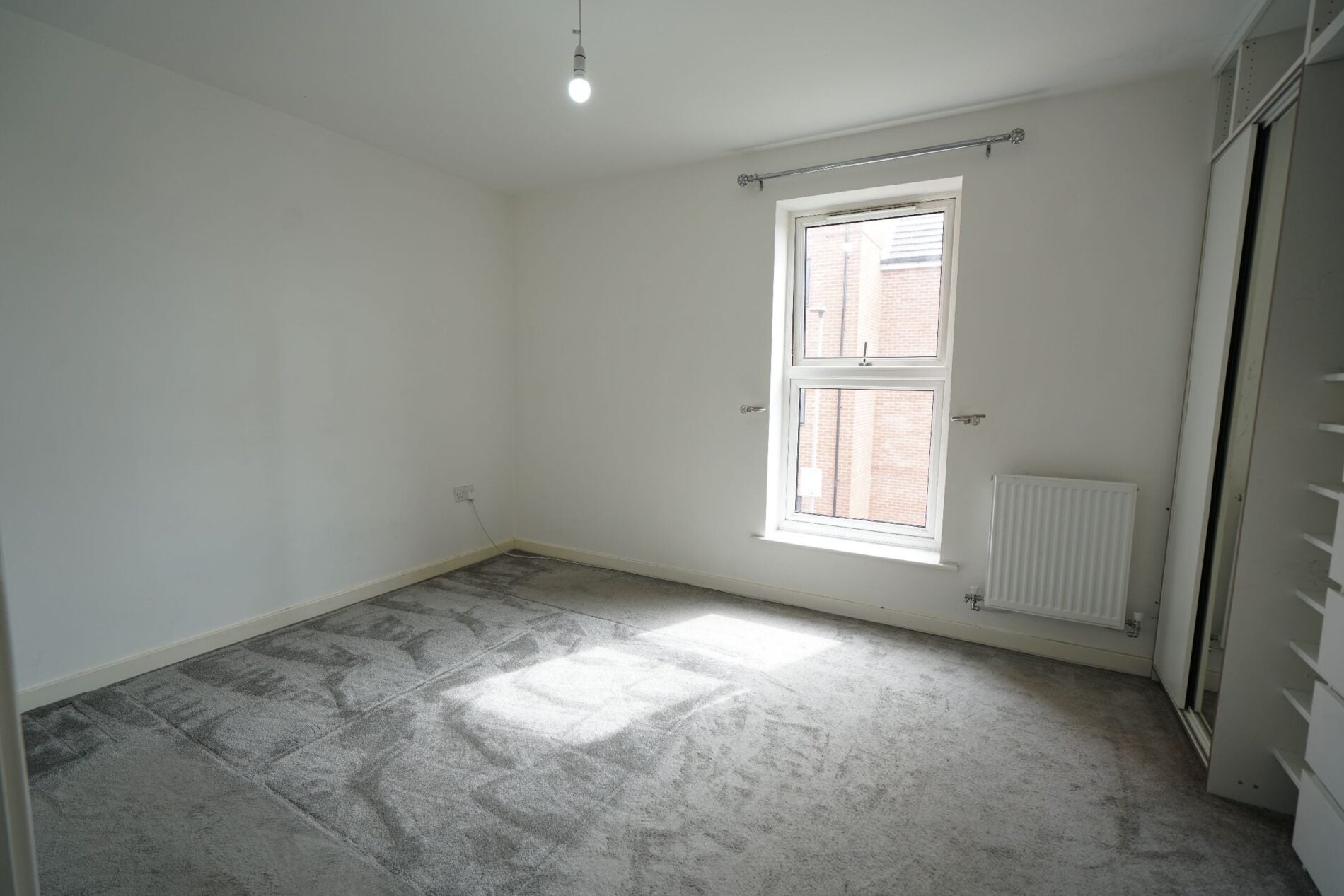 Flat Malthouse Drive in Grays