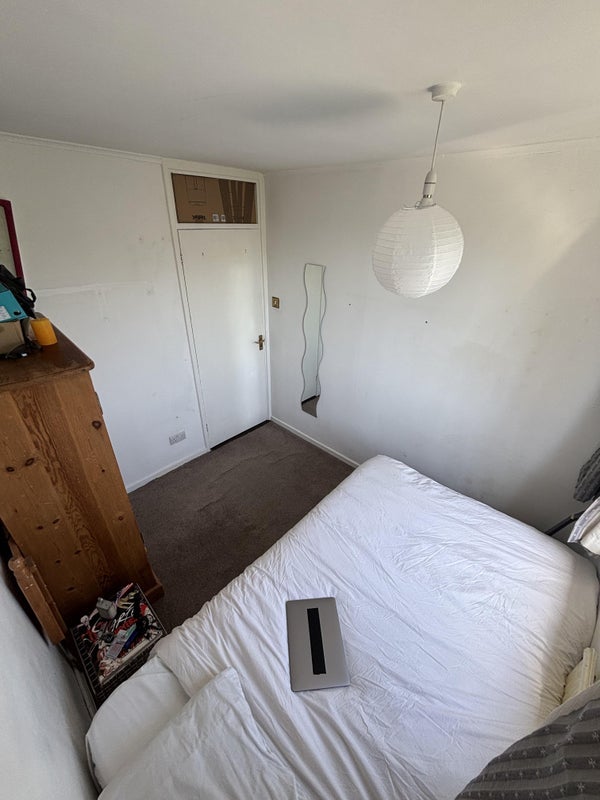 Room Swanscombe Road in Greater London