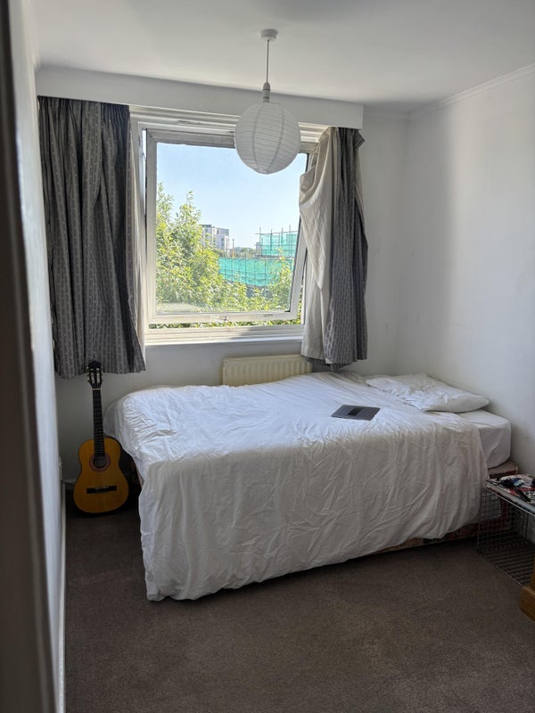 Room Swanscombe Road in Greater London