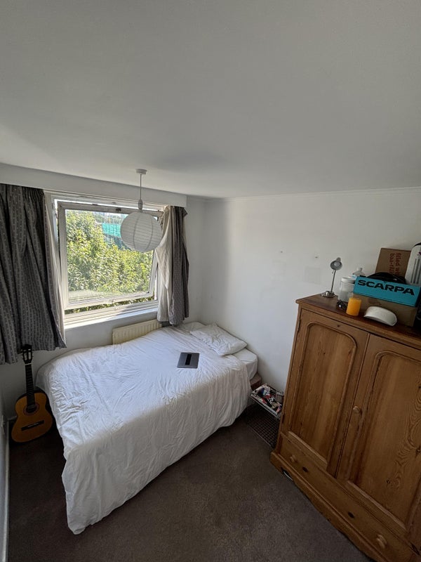Room Swanscombe Road in Greater London