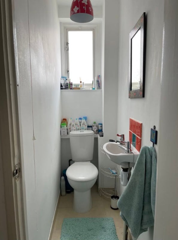 Room Swanscombe Road in Greater London