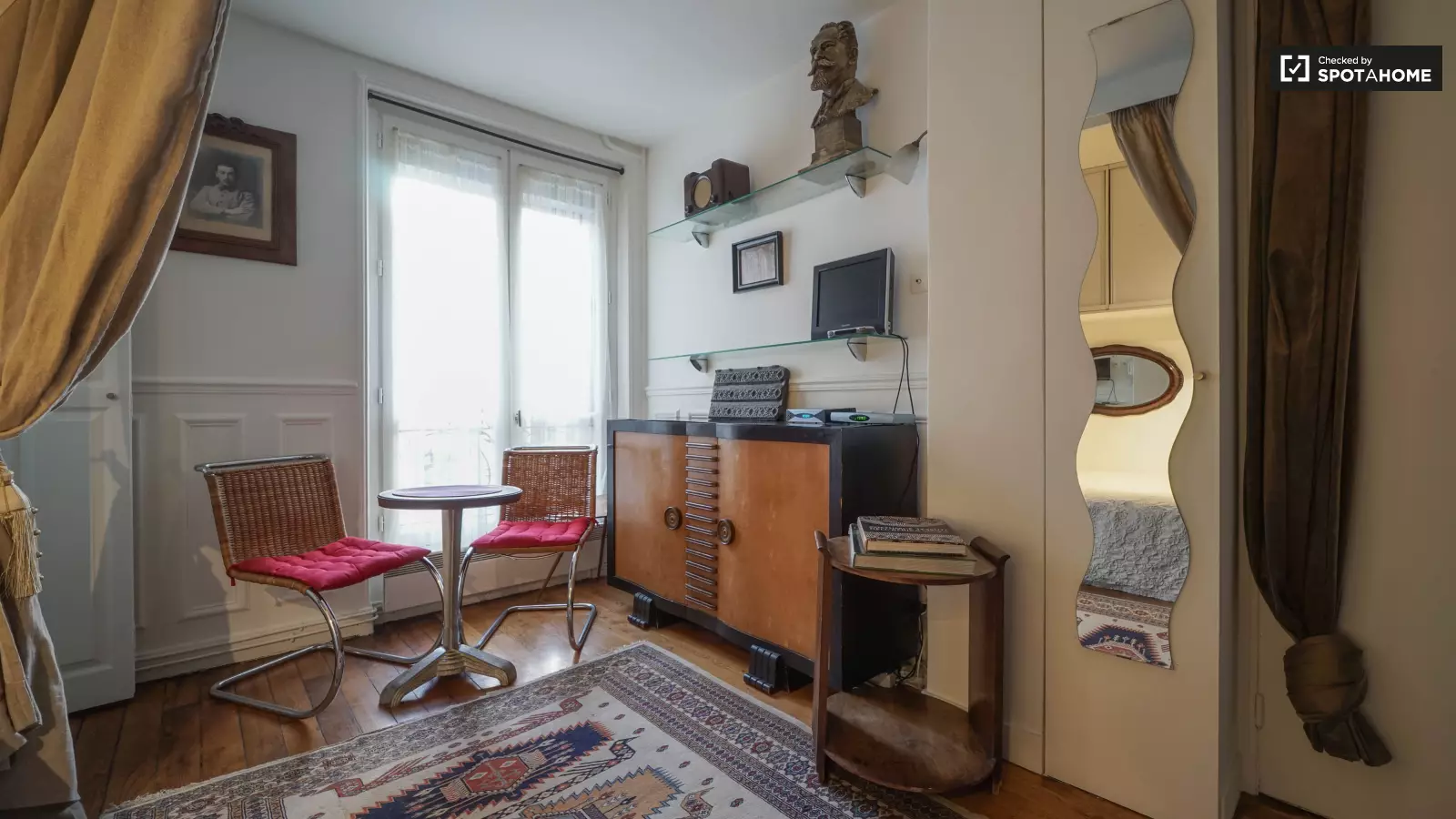 Appartement Place Saint-Pierre à Paris
