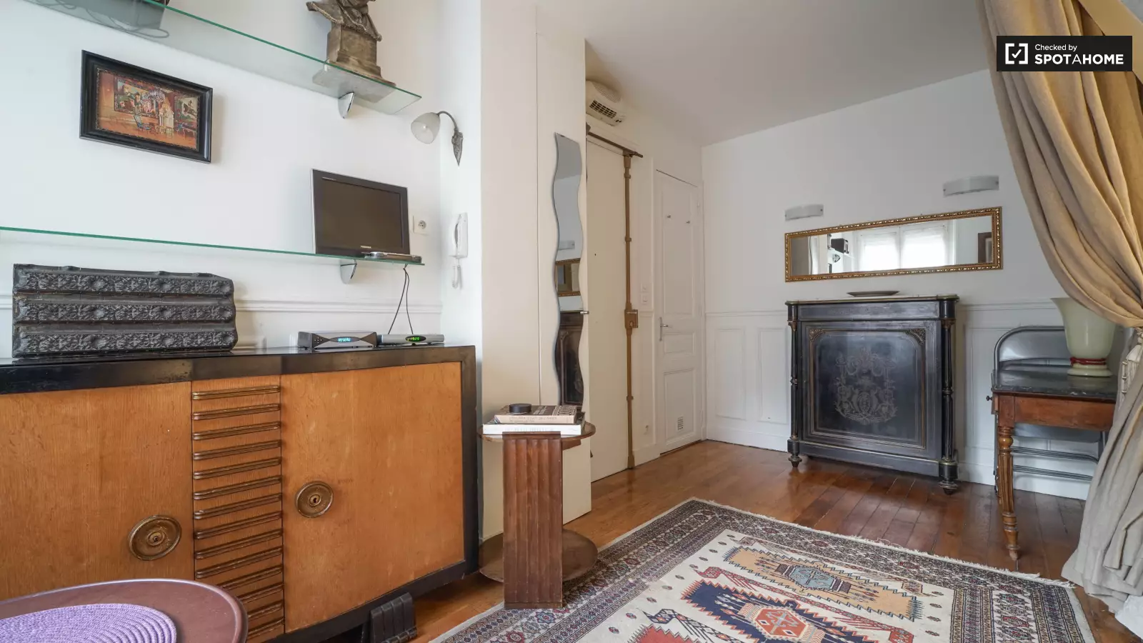 Appartement Place Saint-Pierre à Paris