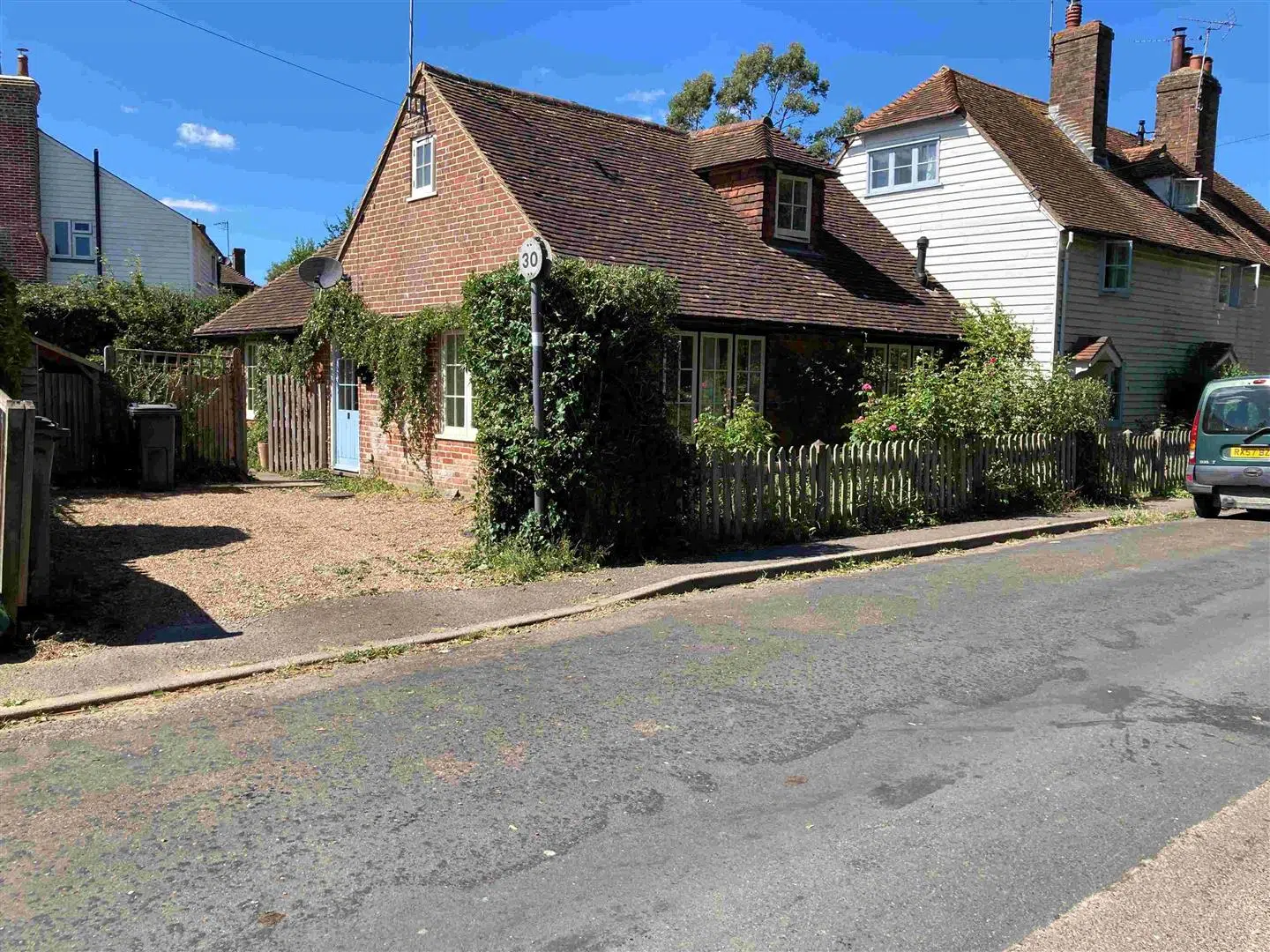 House Winser Road in Ashford