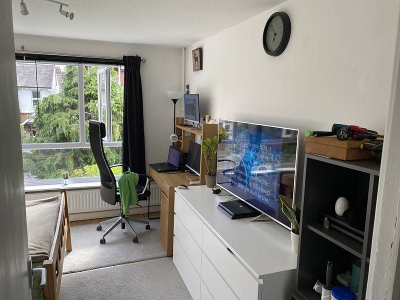 Room Goodman Crescent in Greater London