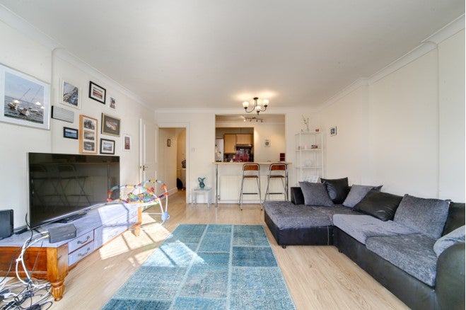 Flat Birdhurst Road in Greater London