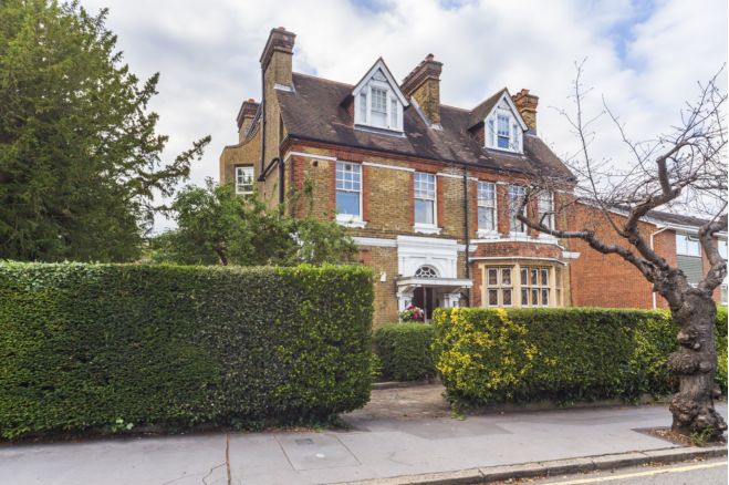 Flat Birdhurst Road in Greater London