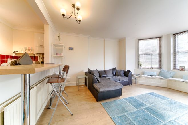 Flat Birdhurst Road in Greater London