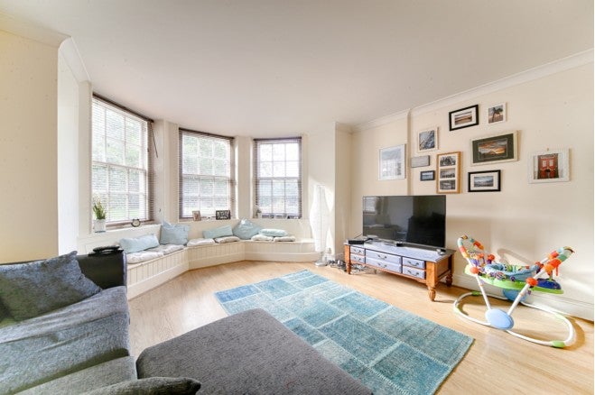 Flat Birdhurst Road in Greater London