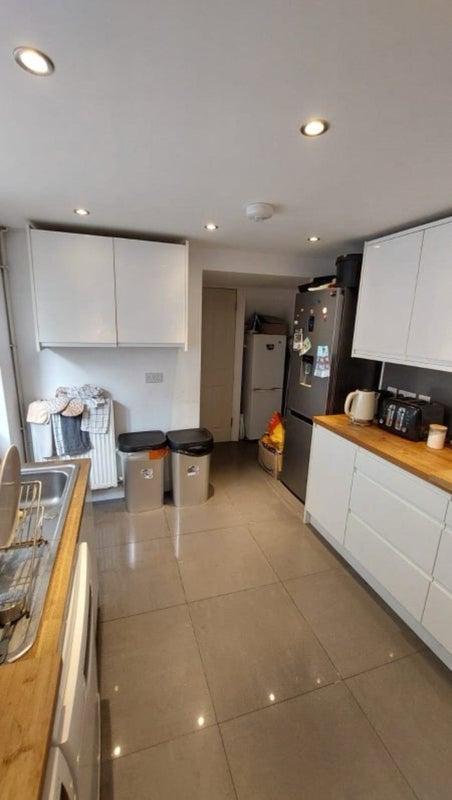 Room East Hill in Greater London