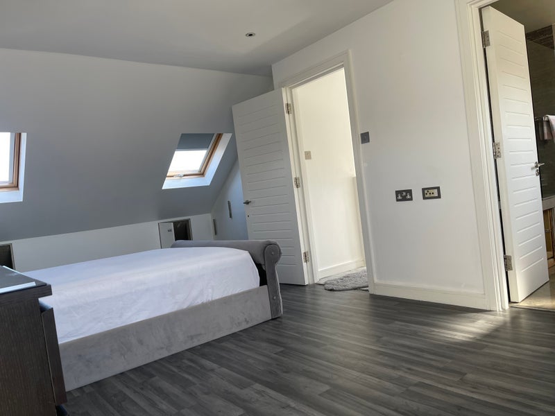 Room Beaconsfield Road in Greater London