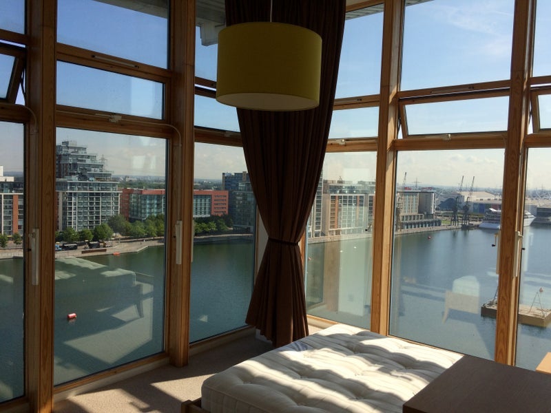 Room Hanover Avenue in Greater London