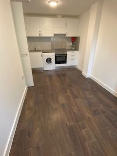 Flat Hengrove Way in Bristol