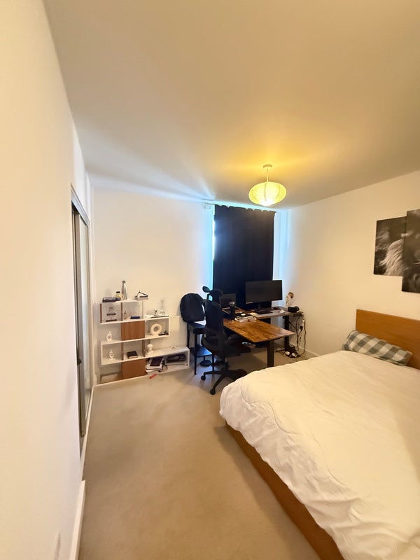 Flat Deauville Close in Greater London
