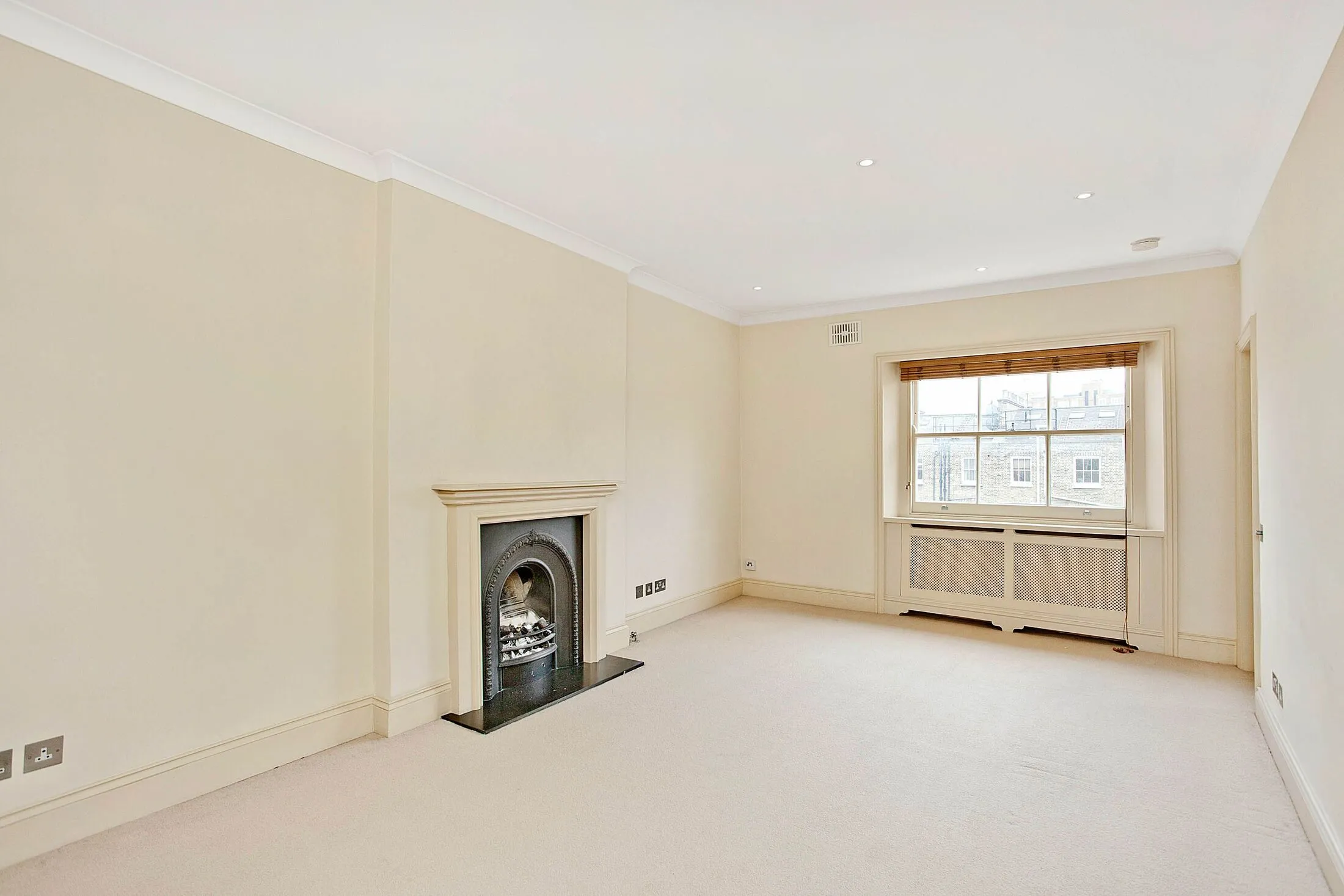 Flat Cornwall Mews South in Greater London