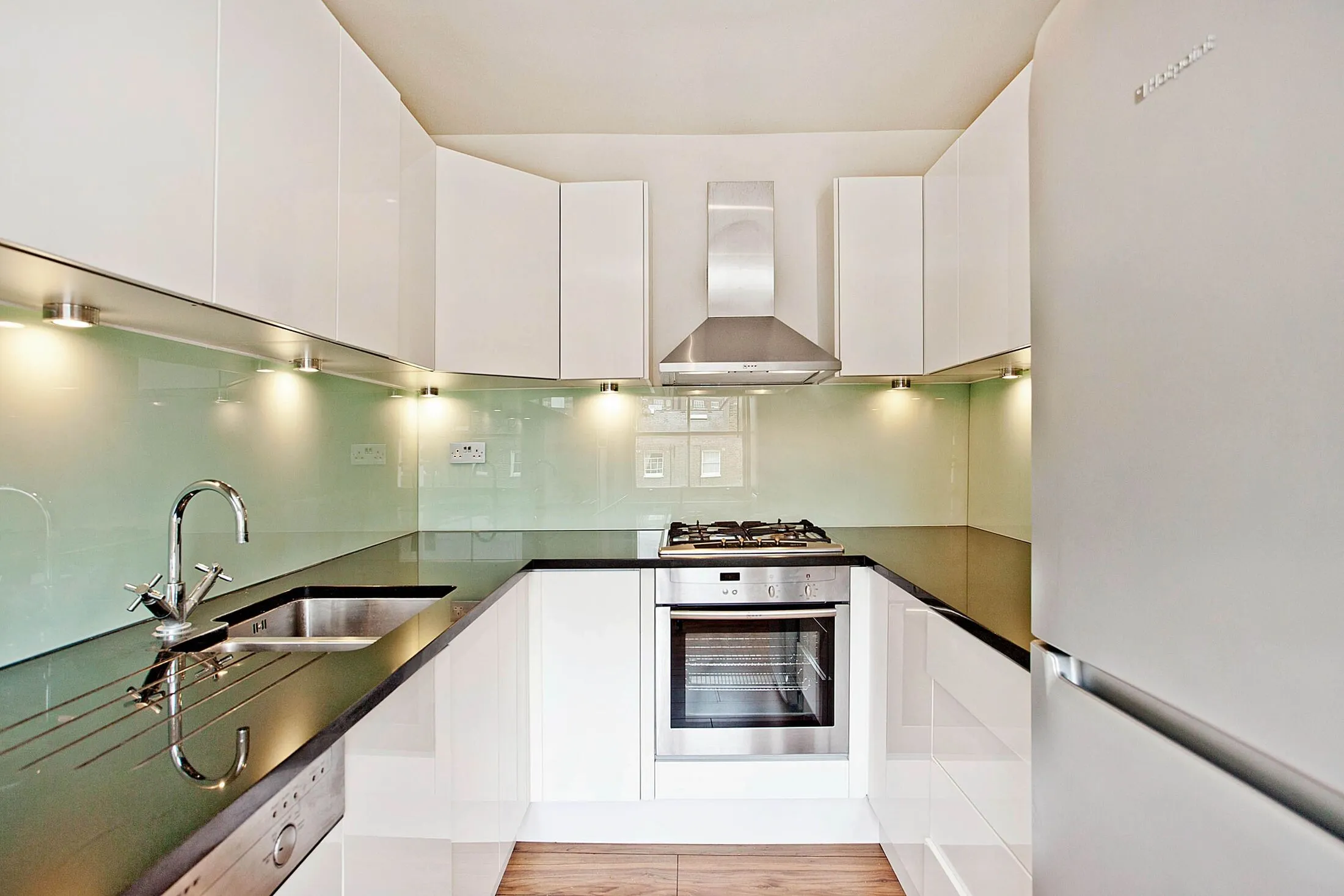 Flat Cornwall Mews South in Greater London