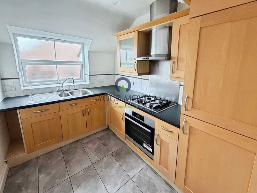 Flat Eaton Road in Greater London