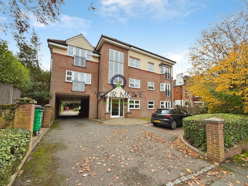 Flat Eaton Road in Greater London