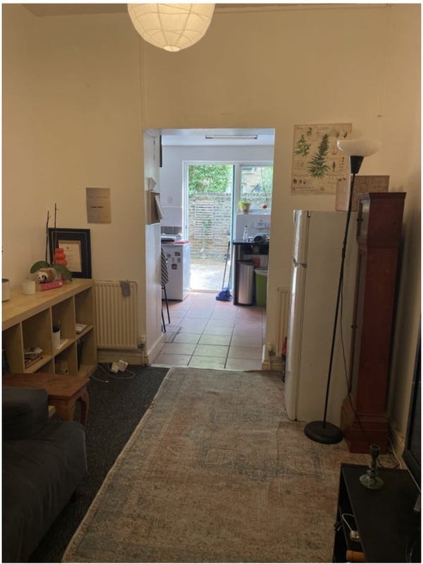Room Newark Street in Greater London