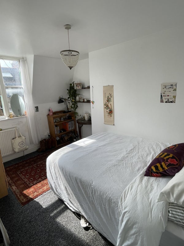 Room Newark Street in Greater London